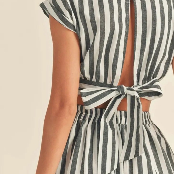 Striped Skirt/Crop Top Set - Picture 3 of 3